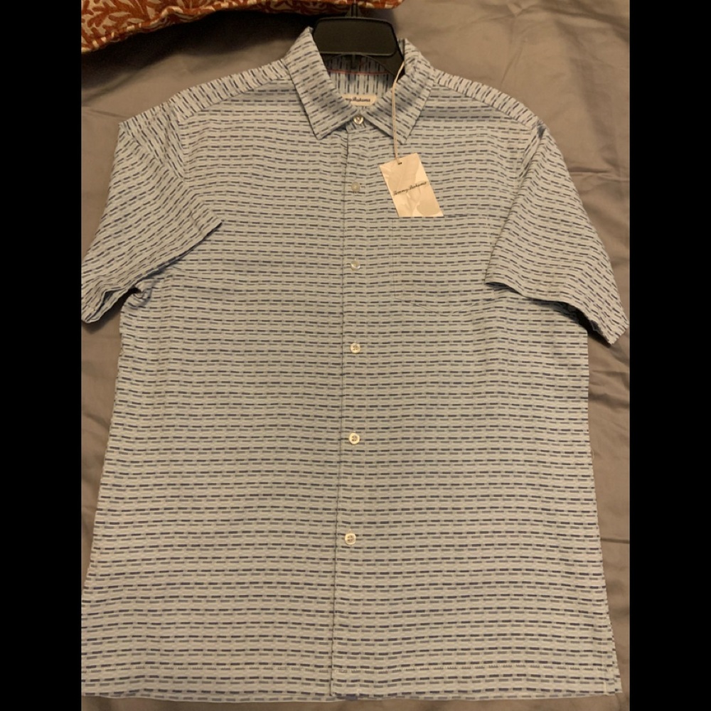 Tommy Bahama. 100%Silk. Button up w/ front pocket